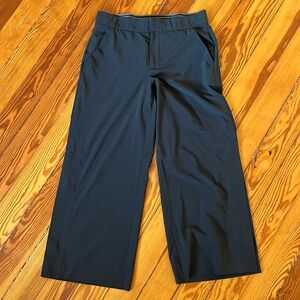 Athleta Wide Legged Crop Pants sz 2